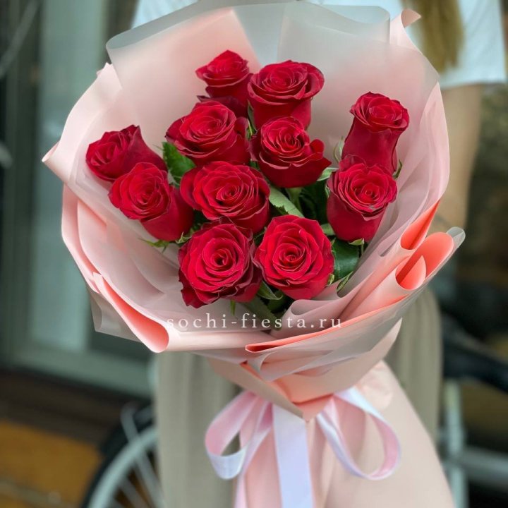 Букет красных роз "Мадам ред" в Владимире