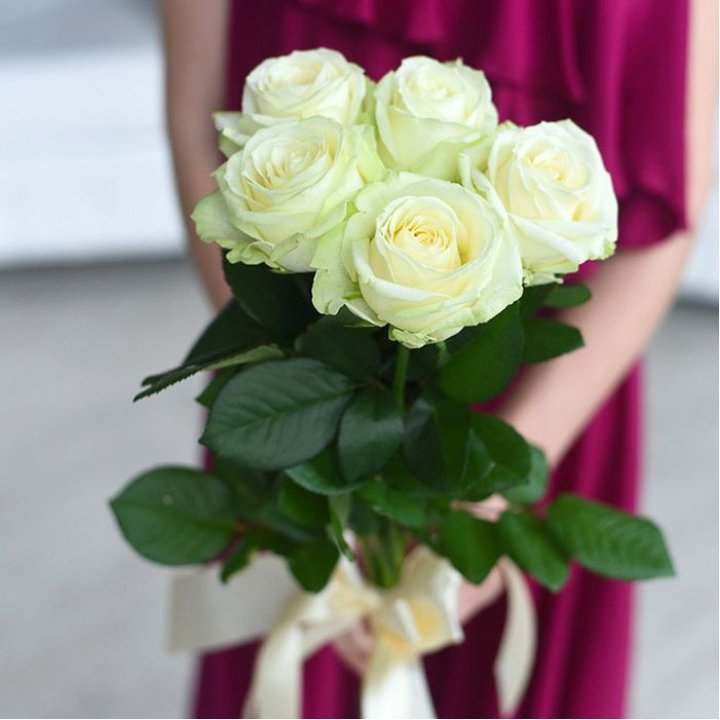 5 белых роз в Владимире