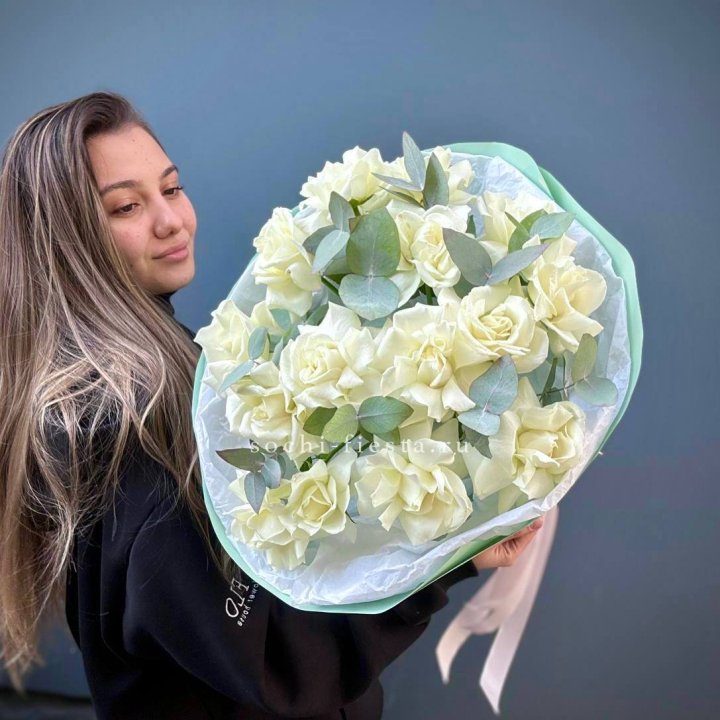 15 Белых французских роз "Ноте бьянка" в Владимире