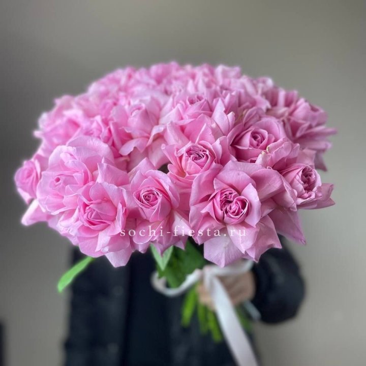 25 розовых французских роз в Владимире