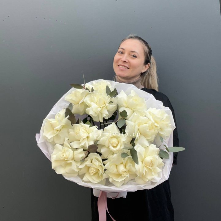 13 Белых французских роз Облако в Владимире