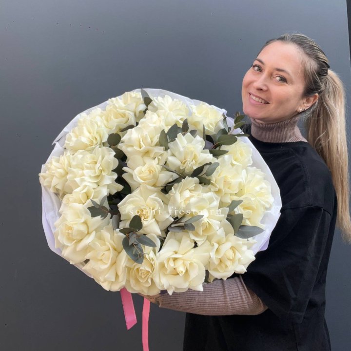 25 Белых французских роз Вайт найс в Владимире