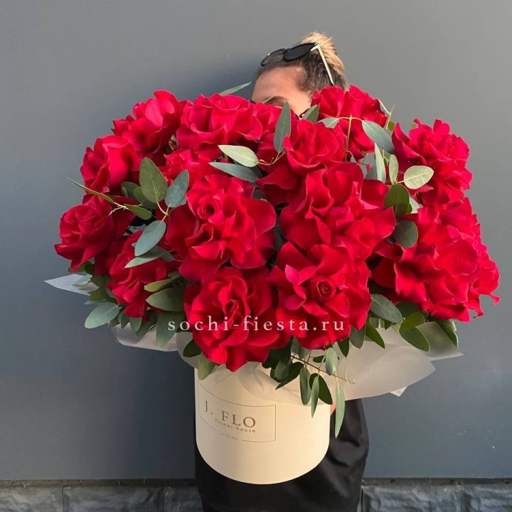25 Французских красных роз в коробке в Владимире
