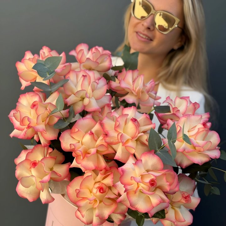 15 французских  роз Джумилия в боксе в Владимире