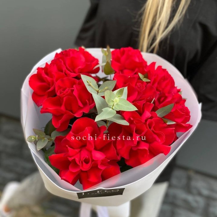 9 Красных французских роз в Владимире