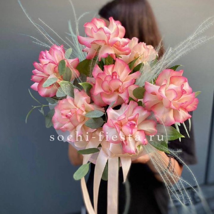 9 Французских роз Джумилия в боксе в Владимире