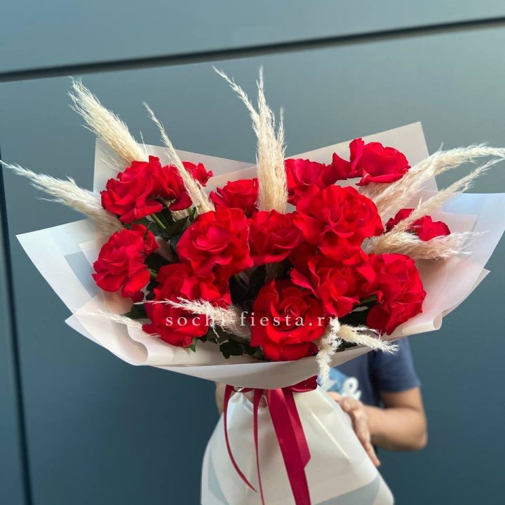 15 Красных французских розы в Владимире