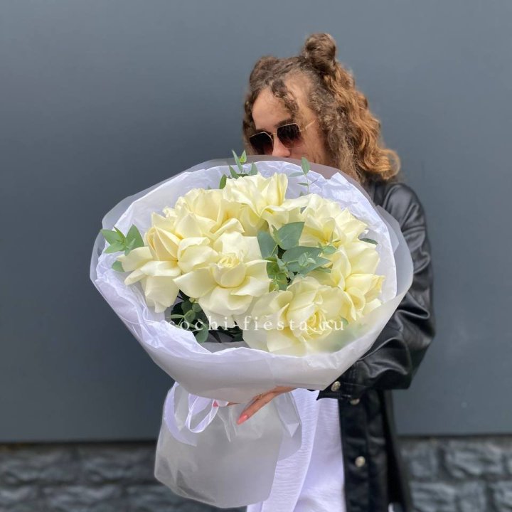 7 Белых французских роз  в Владимире