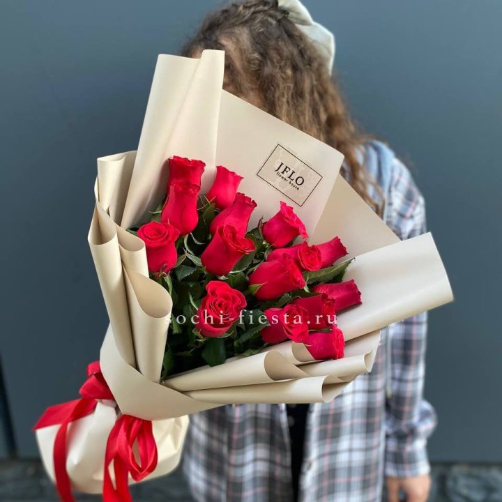 15 красных роз в Владимире