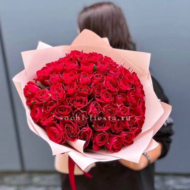 55 кенийских роз в Владимире