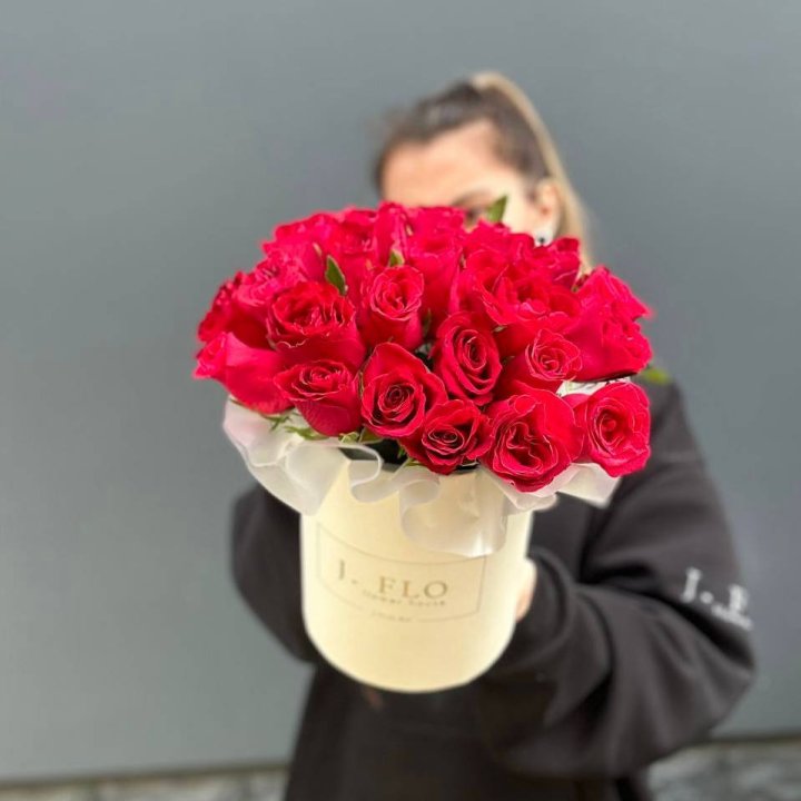 27 кенийских роз в боксе в Владимире