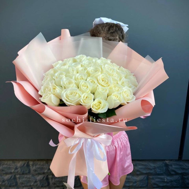 35 белых роз в Владимире