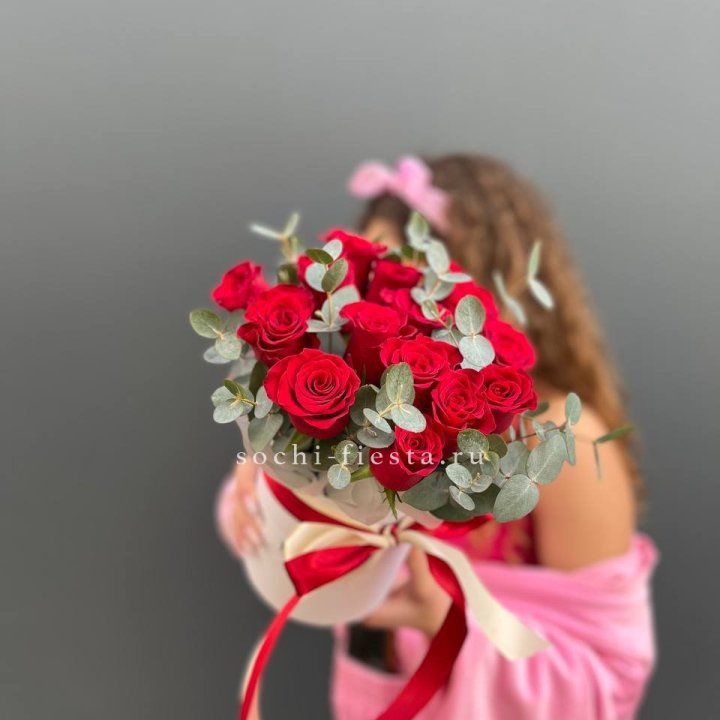 15 Красных роз в боксе №2 в Владимире