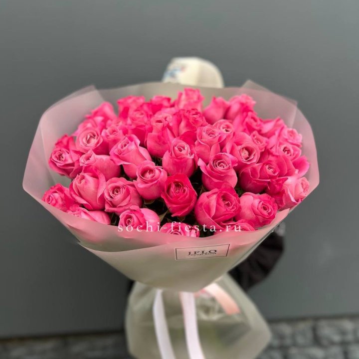 Роза малиновая в Владимире