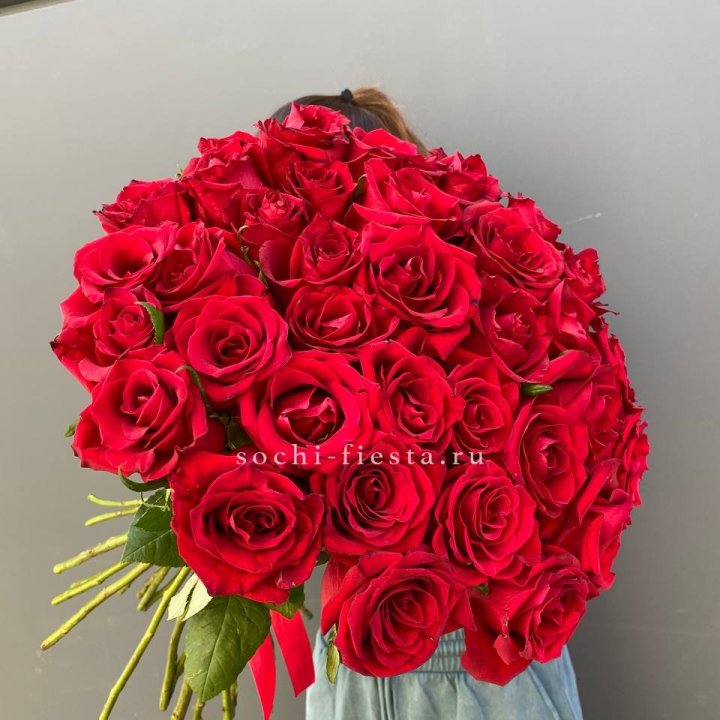 35 красных роз под ленту в Владимире