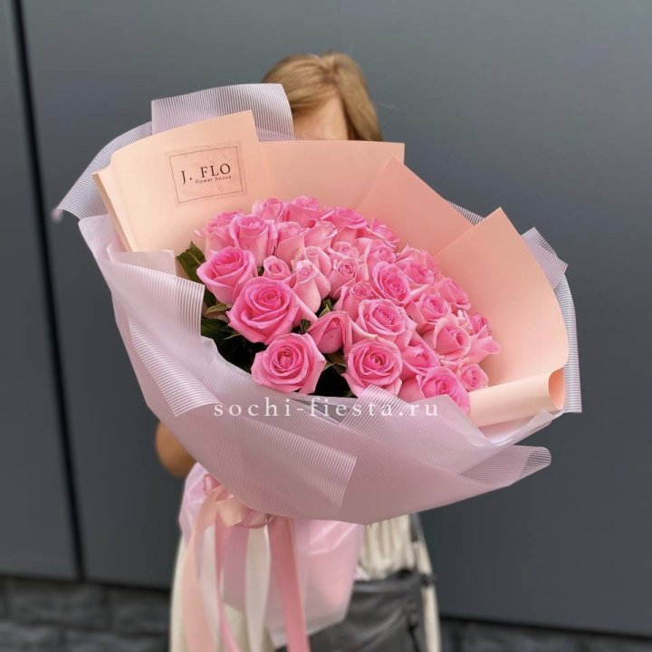 33 Розовые розы в Владимире