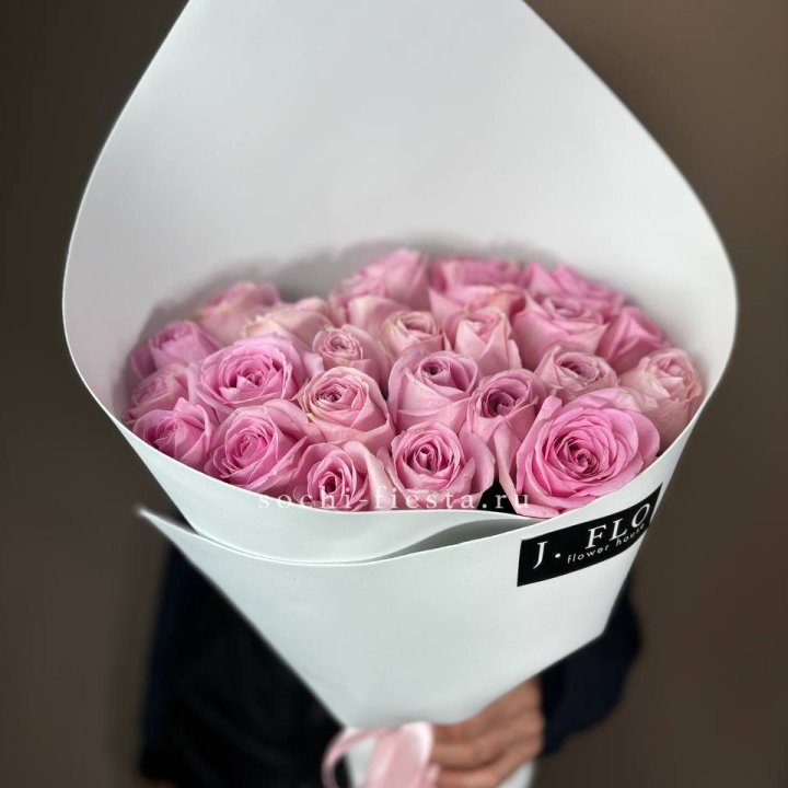 25 розовых роз в Владимире