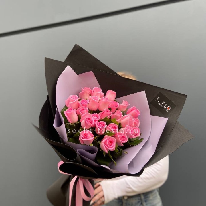 19 розовых роз  в Владимире