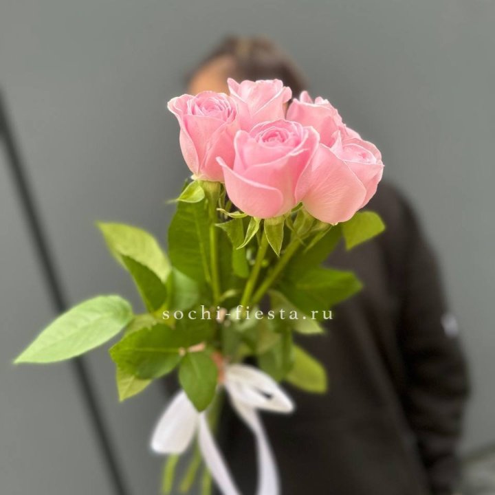 Букет 5 розовых роз  в Владимире