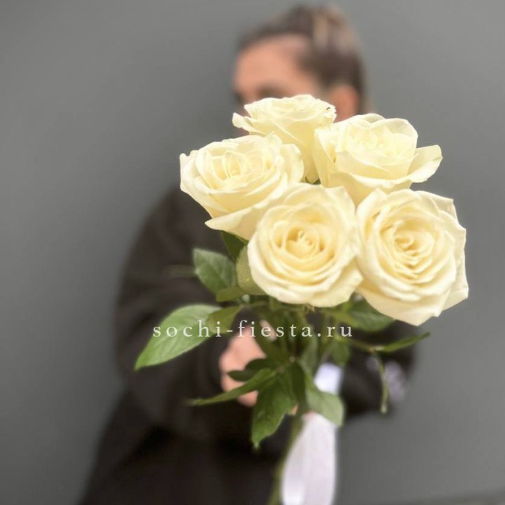 Букет 5 белых роз  в Владимире