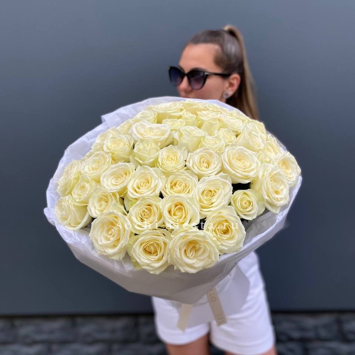 51 белая роза  в Владимире