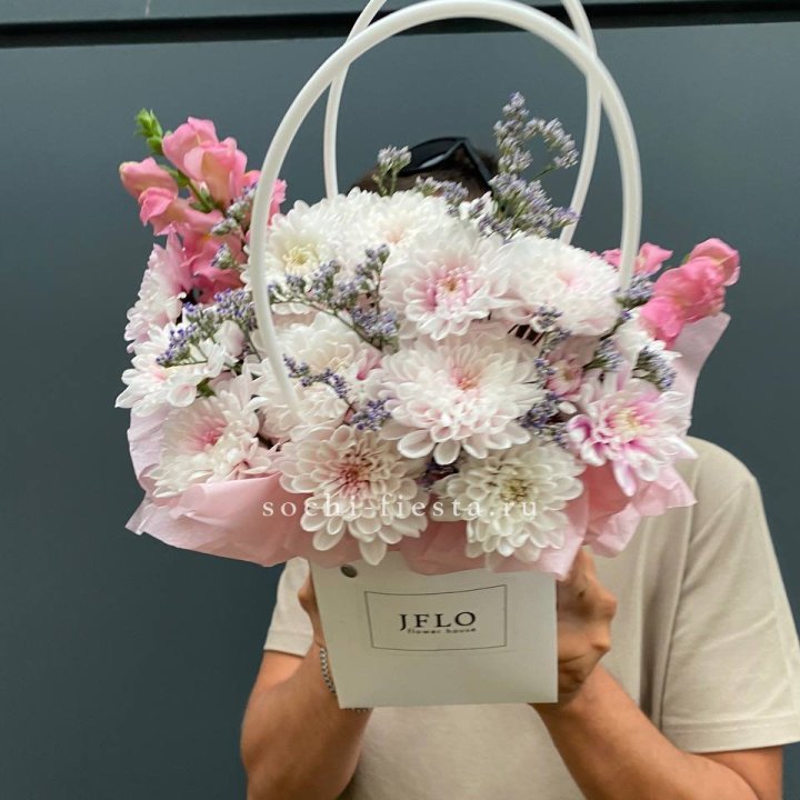 Сумочка из стойких цветов  в Владимире